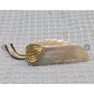 Mother of Pearl Feather Brooch Gold Tone Pin – Carved Shell Vintage Style